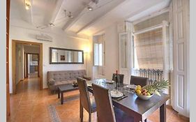 Main Central Station Apartment